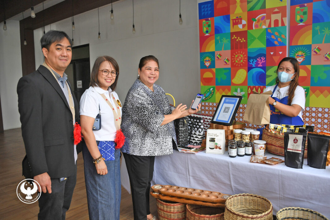 B4-1Angeles-PalengQR-Ph-Plus-launch